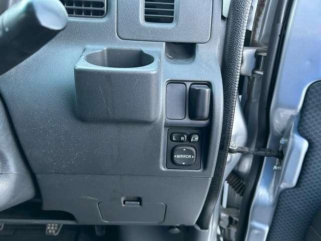 ハイゼットカーゴ クルーズ　車検整備付　ＭＴ車　両側スライドドア　フルフラット　キーレス　パワーウィンドウ　ブライトシルバーメタリック（36枚目）
