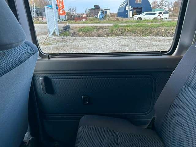 ハイゼットカーゴ クルーズ　車検整備付　ＭＴ車　両側スライドドア　フルフラット　キーレス　パワーウィンドウ　ブライトシルバーメタリック（38枚目）