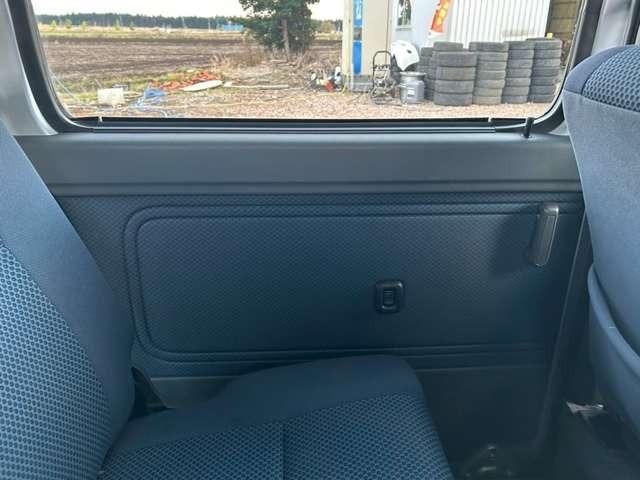 ハイゼットカーゴ クルーズ　車検整備付　ＭＴ車　両側スライドドア　フルフラット　キーレス　パワーウィンドウ　ブライトシルバーメタリック（40枚目）