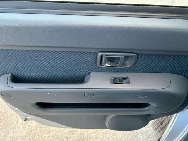 ハイゼットカーゴ クルーズ　車検整備付　ＭＴ車　両側スライドドア　フルフラット　キーレス　パワーウィンドウ　ブライトシルバーメタリック（42枚目）