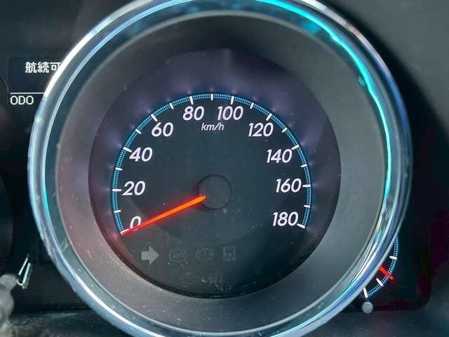 お車の状態は内外装共にとても綺麗な状態を保っておりますので私共でも自信を持ってお薦め出来る１台です！！同年式のお車と比べますと、大事にお乗りだった事を実感して頂けるはずです♪