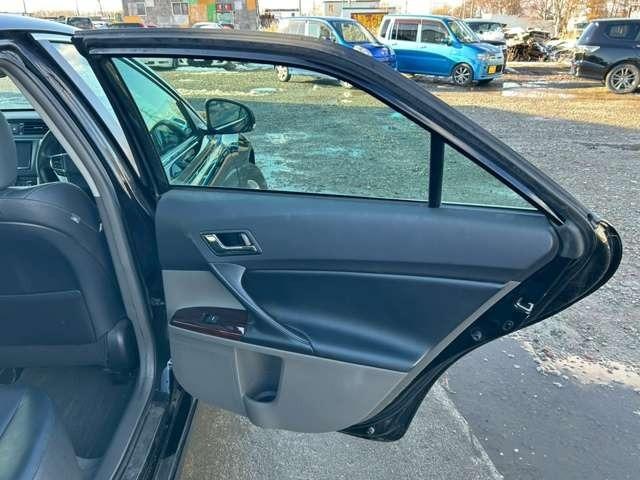 ご来店されたお客様に詳しくお話をさせて頂きために、「修復歴の有無」「不具合箇所の確認」「セールスポイント」等のご案内を行っておりますので、より安心してお乗り頂けるお車となります。