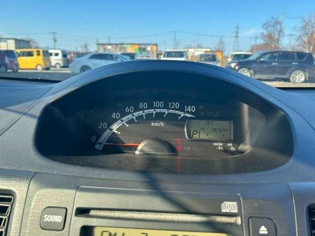 ムーヴ Ｌ　車検整備付　ベンチシート　エコアイドル　キーレス　４ＷＤ　純正オーディオ　寒冷地仕様　フルフラット　シルキーマルーンメタリック（32枚目）