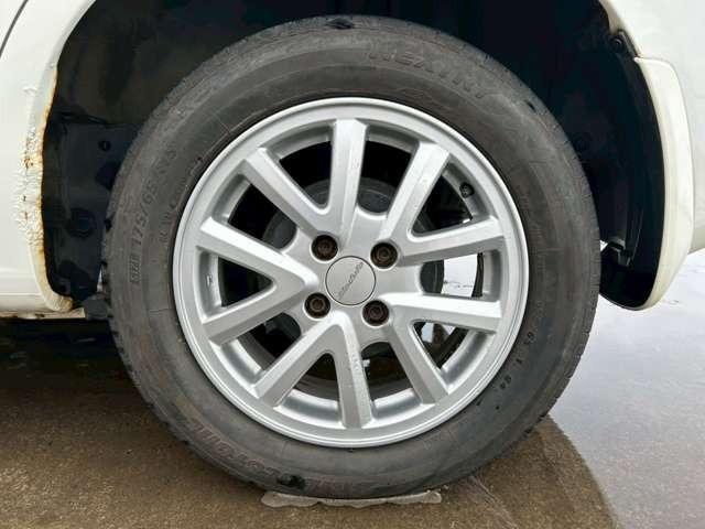 フィット Ｇスマートセレクション　車検整備付　バックカメラ　純正ナビ　ＴＶ　ＥＴＣ　４ＷＤ　キーレス　スマートキー　フラットシート　プレミアムホワイト・パール（24枚目）