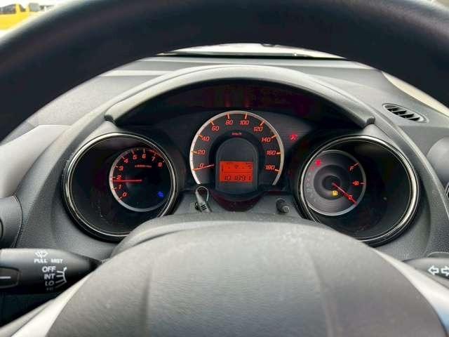 フィット Ｇスマートセレクション　車検整備付　バックカメラ　純正ナビ　ＴＶ　ＥＴＣ　４ＷＤ　キーレス　スマートキー　フラットシート　プレミアムホワイト・パール（34枚目）