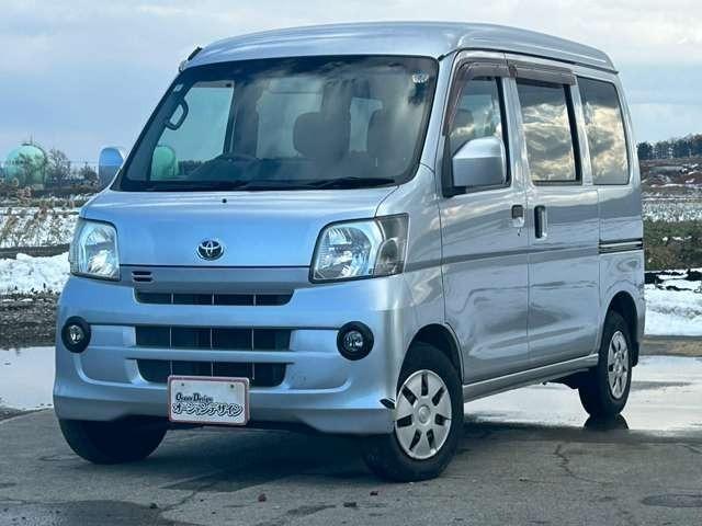 ピクシスバン クルーズ　検Ｒ８／７　マニュアル車　ＣＤ　スライドドア　ブライトシルバーメタリック　４ＷＤ（2枚目）