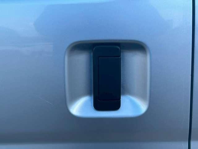 ピクシスバン クルーズ　検Ｒ８／７　マニュアル車　ＣＤ　スライドドア　ブライトシルバーメタリック　４ＷＤ（22枚目）