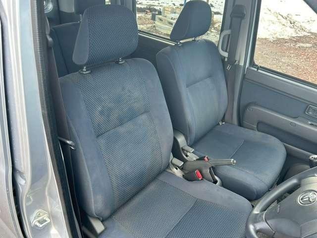 ピクシスバン クルーズ　検Ｒ８／７　マニュアル車　ＣＤ　スライドドア　ブライトシルバーメタリック　４ＷＤ（29枚目）