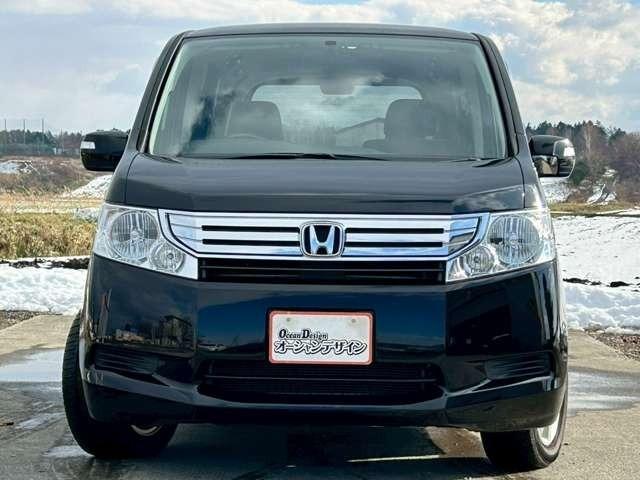 ステップワゴン Ｇ　ＨＤＤナビ　スマートスタイルエディション　車検整備付　バックカメラ　ＴＶ　ＥＴＣ　４ＷＤ　キーレス　スマートキー　３列シート　ウォークスルー　クリスタルブラックパール（3枚目）