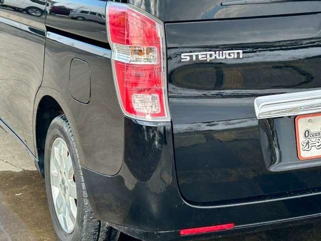 ステップワゴン Ｇ　ＨＤＤナビ　スマートスタイルエディション　車検整備付　バックカメラ　ＴＶ　ＥＴＣ　４ＷＤ　キーレス　スマートキー　３列シート　ウォークスルー　クリスタルブラックパール（15枚目）
