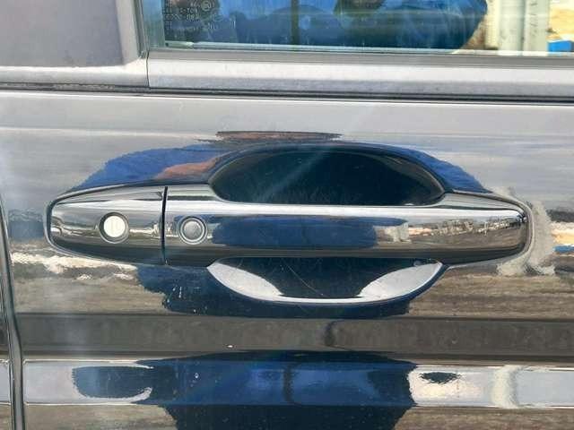 ステップワゴン Ｇ　ＨＤＤナビ　スマートスタイルエディション　車検整備付　バックカメラ　ＴＶ　ＥＴＣ　４ＷＤ　キーレス　スマートキー　３列シート　ウォークスルー　クリスタルブラックパール（19枚目）