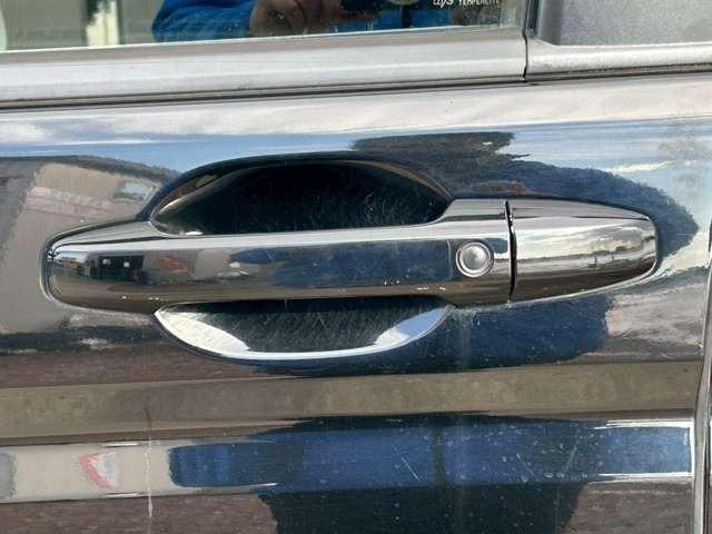 ステップワゴン Ｇ　ＨＤＤナビ　スマートスタイルエディション　車検整備付　バックカメラ　ＴＶ　ＥＴＣ　４ＷＤ　キーレス　スマートキー　３列シート　ウォークスルー　クリスタルブラックパール（20枚目）