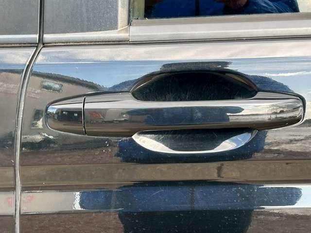 ステップワゴン Ｇ　ＨＤＤナビ　スマートスタイルエディション　車検整備付　バックカメラ　ＴＶ　ＥＴＣ　４ＷＤ　キーレス　スマートキー　３列シート　ウォークスルー　クリスタルブラックパール（21枚目）