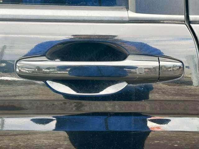 ステップワゴン Ｇ　ＨＤＤナビ　スマートスタイルエディション　車検整備付　バックカメラ　ＴＶ　ＥＴＣ　４ＷＤ　キーレス　スマートキー　３列シート　ウォークスルー　クリスタルブラックパール（22枚目）