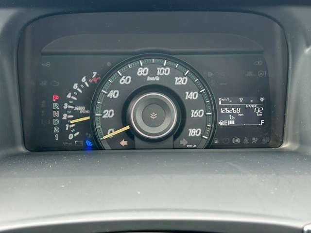 ステップワゴン Ｇ　ＨＤＤナビ　スマートスタイルエディション　車検整備付　バックカメラ　ＴＶ　ＥＴＣ　４ＷＤ　キーレス　スマートキー　３列シート　ウォークスルー　クリスタルブラックパール（32枚目）