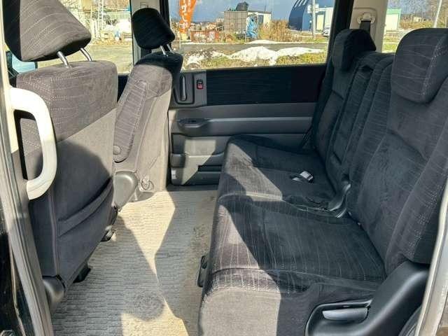 ステップワゴン Ｇ　ＨＤＤナビ　スマートスタイルエディション　車検整備付　バックカメラ　ＴＶ　ＥＴＣ　４ＷＤ　キーレス　スマートキー　３列シート　ウォークスルー　クリスタルブラックパール（58枚目）