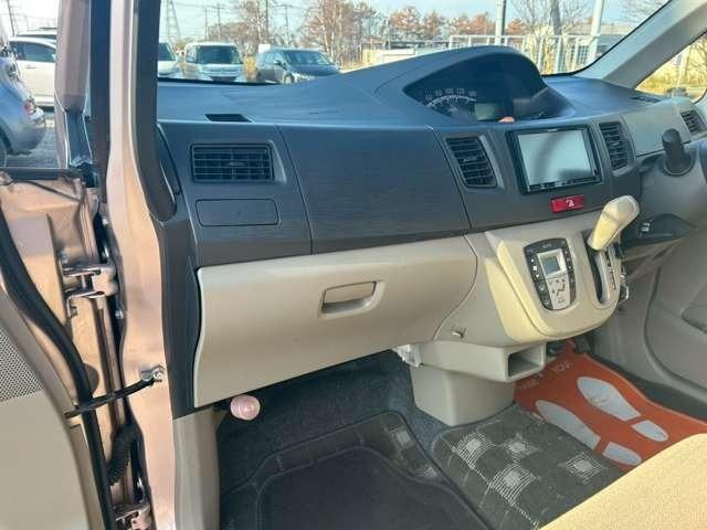 ステラ Ｌ　車検整備付　ベンチシート　４ＷＤ　キーレス　カーナビ　ＣＤ　ライトローズマイカメタリック（59枚目）