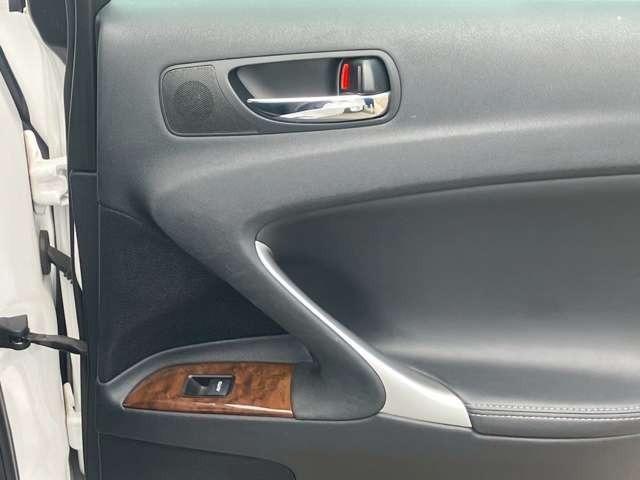 ＩＳ ＩＳ２５０　バージョンＬ　検Ｒ８／１２　ナビ　ＥＴＣ　バックカメラ　寒冷地仕様　ホワイトパールクリスタルシャイン（47枚目）