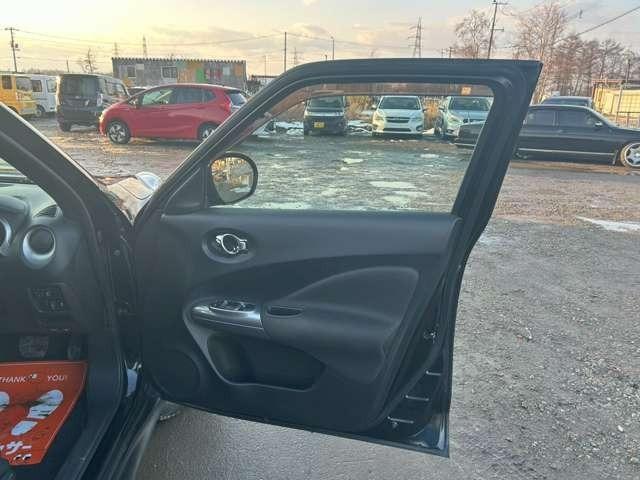 ジューク 16GT FOUR 車検整備付 キーレス プッシュスタート ETC バックカメラ カーナビ 4WD サファイアブラックパール(39枚目)