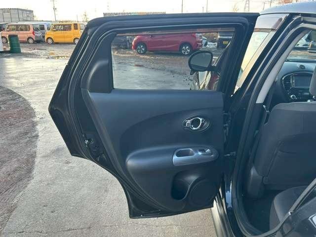 ジューク 16GT FOUR 車検整備付 キーレス プッシュスタート ETC バックカメラ カーナビ 4WD サファイアブラックパール(44枚目)