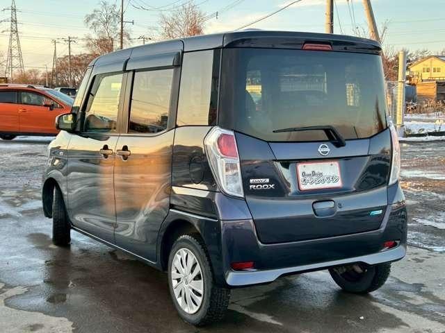 デイズルークス Ｘ　車検整備付　　スライドドア　ベンチシート　ナビ付　ワンセグ　キーレス　スマートキー　４ＷＤ　社外ナビ　パープル（11枚目）