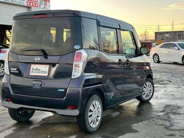 デイズルークス Ｘ　車検整備付　　スライドドア　ベンチシート　ナビ付　ワンセグ　キーレス　スマートキー　４ＷＤ　社外ナビ　パープル（13枚目）