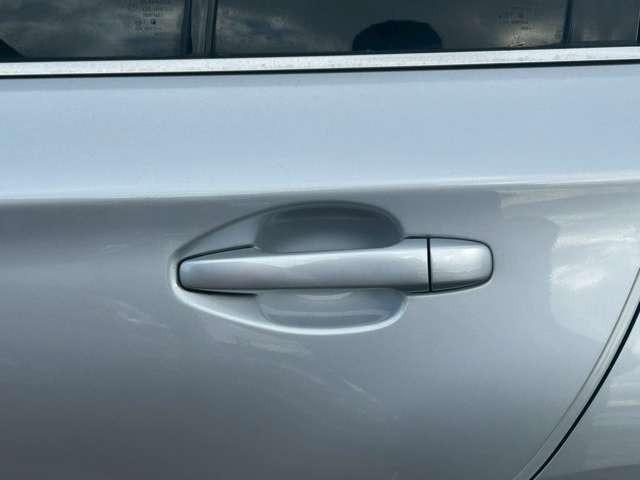 レガシィB4 ベースグレード 車検整備付 ナビ付 社外アルミホイール 電動シート プッシュスタート キーレス スマートキー アイスシルバー・メタリック(23枚目)