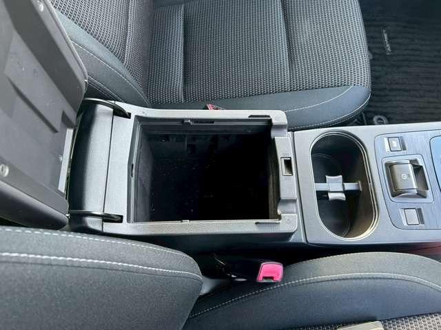 レガシィB4 ベースグレード 車検整備付 ナビ付 社外アルミホイール 電動シート プッシュスタート キーレス スマートキー アイスシルバー・メタリック(65枚目)