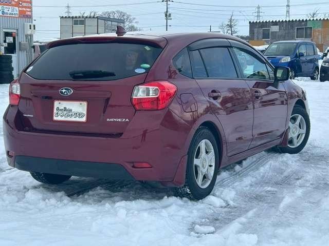 インプレッサスポーツ ２．０ｉアイサイト　車検整備付　ＥＴＣ　ＴＶ　ＵＳＢオーディオ　ナビ　バックカメラ　ヴェネチアンレッドパール（12枚目）