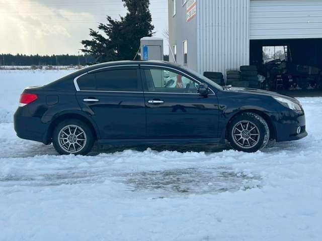 レガシィＢ４ ２．５ｉ　ＢスポーツアイサイトＧパッケージ　車検整備付　キーレス　スマートキー　４ＷＤ　ディープシーブルーパール（9枚目）