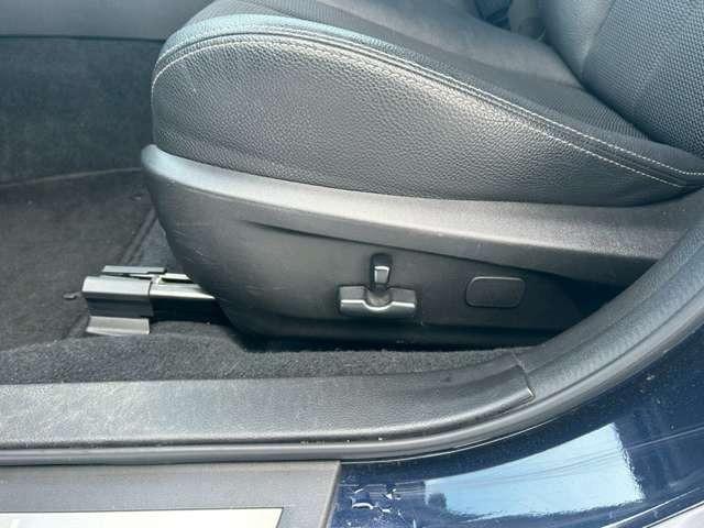 レガシィＢ４ ２．５ｉ　ＢスポーツアイサイトＧパッケージ　車検整備付　キーレス　スマートキー　４ＷＤ　ディープシーブルーパール（30枚目）