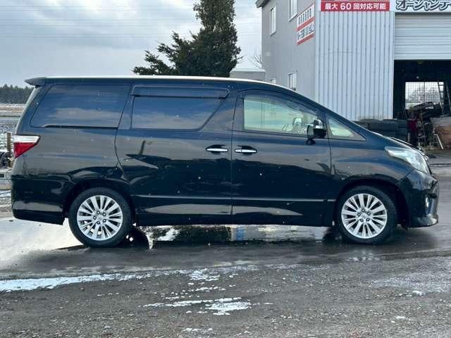 アルファード ２４０Ｓ　検Ｒ９／６　３列シート　ウォークスルー　社外ナビ　スマートキー　キーレス　両側スライドドア　アルミホイール　ブラック（6枚目）