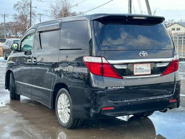 アルファード ２４０Ｓ　検Ｒ９／６　３列シート　ウォークスルー　社外ナビ　スマートキー　キーレス　両側スライドドア　アルミホイール　ブラック（7枚目）