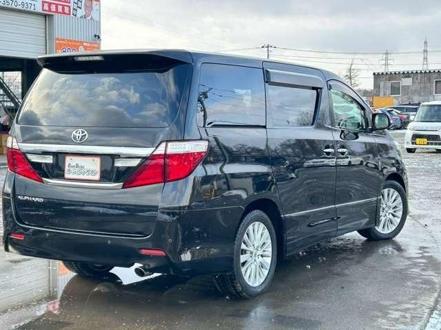 アルファード ２４０Ｓ　検Ｒ９／６　３列シート　ウォークスルー　社外ナビ　スマートキー　キーレス　両側スライドドア　アルミホイール　ブラック（9枚目）