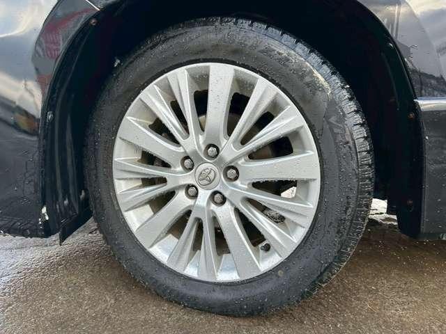 アルファード ２４０Ｓ　検Ｒ９／６　３列シート　ウォークスルー　社外ナビ　スマートキー　キーレス　両側スライドドア　アルミホイール　ブラック（25枚目）