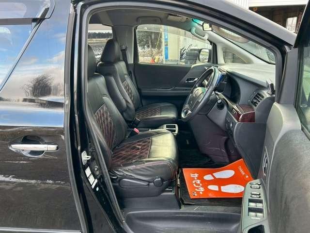 アルファード ２４０Ｓ　検Ｒ９／６　３列シート　ウォークスルー　社外ナビ　スマートキー　キーレス　両側スライドドア　アルミホイール　ブラック（28枚目）