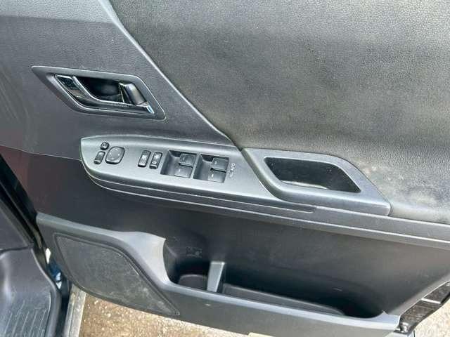 アルファード ２４０Ｓ　検Ｒ９／６　３列シート　ウォークスルー　社外ナビ　スマートキー　キーレス　両側スライドドア　アルミホイール　ブラック（38枚目）