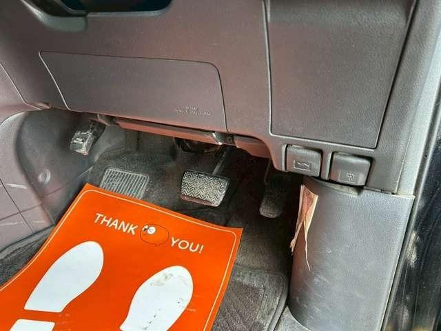 アルファード ２４０Ｓ　検Ｒ９／６　３列シート　ウォークスルー　社外ナビ　スマートキー　キーレス　両側スライドドア　アルミホイール　ブラック（52枚目）