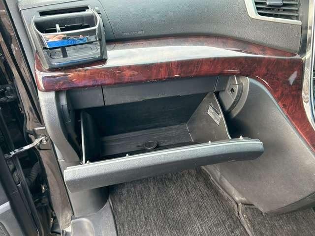 アルファード ２４０Ｓ　検Ｒ９／６　３列シート　ウォークスルー　社外ナビ　スマートキー　キーレス　両側スライドドア　アルミホイール　ブラック（55枚目）