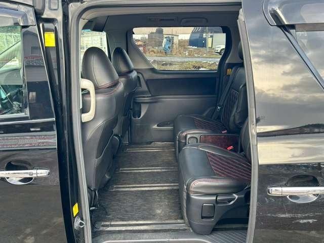 アルファード ２４０Ｓ　検Ｒ９／６　３列シート　ウォークスルー　社外ナビ　スマートキー　キーレス　両側スライドドア　アルミホイール　ブラック（59枚目）