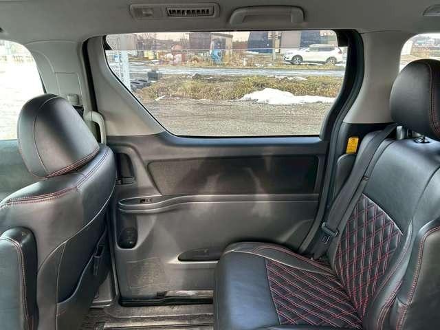 アルファード ２４０Ｓ　検Ｒ９／６　３列シート　ウォークスルー　社外ナビ　スマートキー　キーレス　両側スライドドア　アルミホイール　ブラック（63枚目）