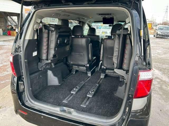 アルファード ２４０Ｓ　検Ｒ９／６　３列シート　ウォークスルー　社外ナビ　スマートキー　キーレス　両側スライドドア　アルミホイール　ブラック（65枚目）