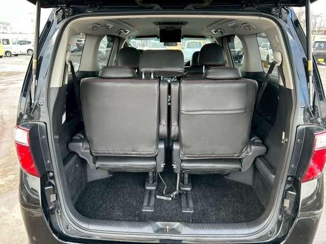 アルファード ２４０Ｓ　検Ｒ９／６　３列シート　ウォークスルー　社外ナビ　スマートキー　キーレス　両側スライドドア　アルミホイール　ブラック（68枚目）