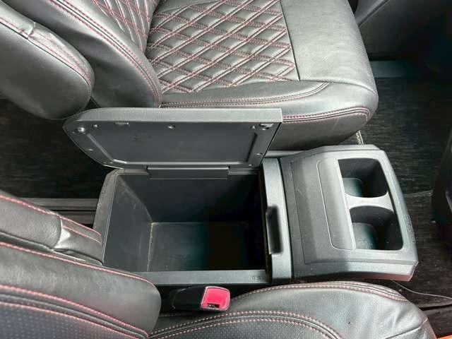 アルファード ２４０Ｓ　検Ｒ９／６　３列シート　ウォークスルー　社外ナビ　スマートキー　キーレス　両側スライドドア　アルミホイール　ブラック（72枚目）