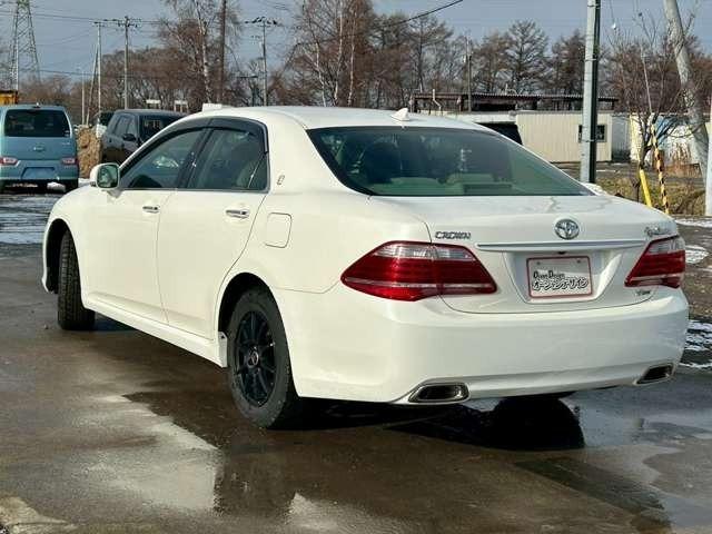 クラウン ２．５ロイヤルサルーンｉ－Ｆｏｕｒ　プレミアムＥＤ　車検整備付　アルミホイール　純正ナビ　バックカメラ　ＥＴＣ　クルーズコントロール　スマートキー　キーレス　ホワイトパールクリスタルシャイン（7枚目）