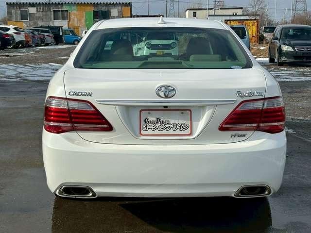 クラウン ２．５ロイヤルサルーンｉ－Ｆｏｕｒ　プレミアムＥＤ　車検整備付　アルミホイール　純正ナビ　バックカメラ　ＥＴＣ　クルーズコントロール　スマートキー　キーレス　ホワイトパールクリスタルシャイン（8枚目）