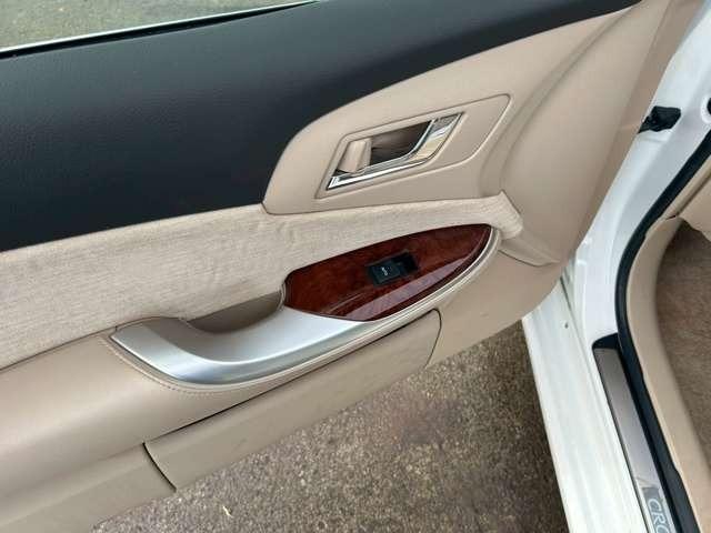 クラウン ２．５ロイヤルサルーンｉ－Ｆｏｕｒ　プレミアムＥＤ　車検整備付　アルミホイール　純正ナビ　バックカメラ　ＥＴＣ　クルーズコントロール　スマートキー　キーレス　ホワイトパールクリスタルシャイン（43枚目）