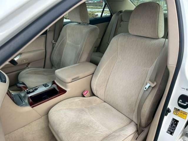 クラウン ２．５ロイヤルサルーンｉ－Ｆｏｕｒ　プレミアムＥＤ　車検整備付　アルミホイール　純正ナビ　バックカメラ　ＥＴＣ　クルーズコントロール　スマートキー　キーレス　ホワイトパールクリスタルシャイン（60枚目）