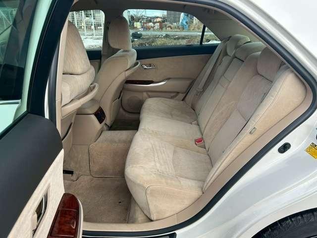 クラウン ２．５ロイヤルサルーンｉ－Ｆｏｕｒ　プレミアムＥＤ　車検整備付　アルミホイール　純正ナビ　バックカメラ　ＥＴＣ　クルーズコントロール　スマートキー　キーレス　ホワイトパールクリスタルシャイン（66枚目）