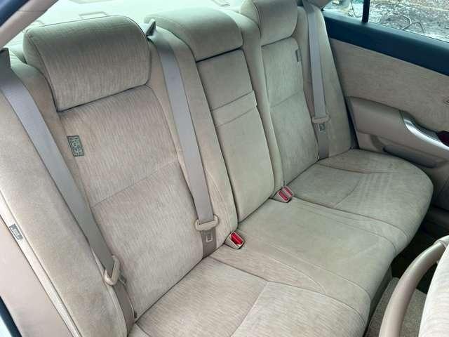 クラウン ２．５ロイヤルサルーンｉ－Ｆｏｕｒ　プレミアムＥＤ　車検整備付　アルミホイール　純正ナビ　バックカメラ　ＥＴＣ　クルーズコントロール　スマートキー　キーレス　ホワイトパールクリスタルシャイン（67枚目）